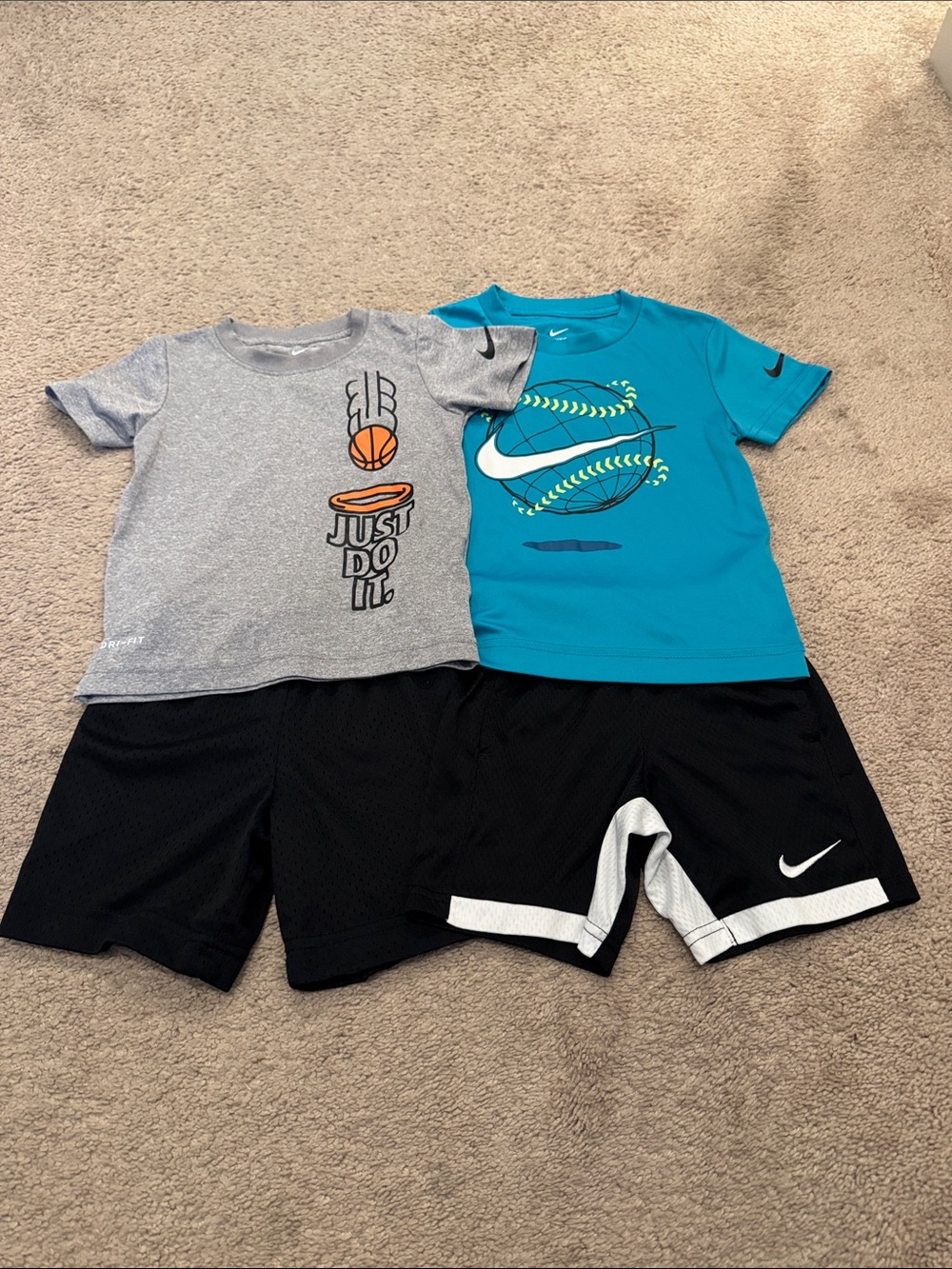 Nike Kids Short Sleeve Tees in Gray & Teal with Basketball Graphics
